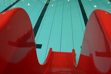 rutschen kinder schwimmen